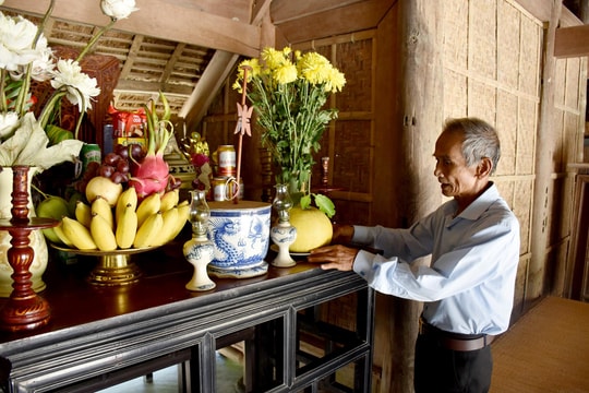 Chuyện người chăm sóc Khu tưởng niệm cố Tổng Bí thư Lê Hồng Phong