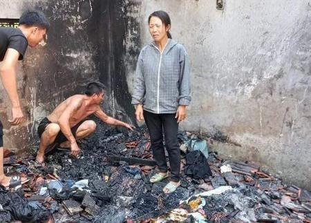 Nghi chập điện, ngôi nhà 2 gian bị thiêu rụi lúc sáng sớm