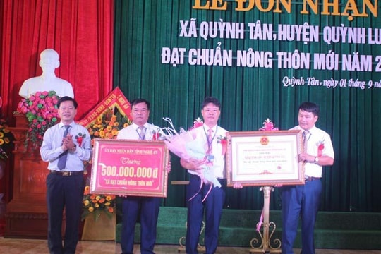 Quỳnh Tân (Quỳnh Lưu) đón Bằng công nhận xã đạt chuẩn nông thôn mới