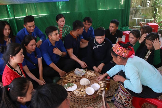 Không khí đón Tết độc lập ở vùng cao Nghệ An