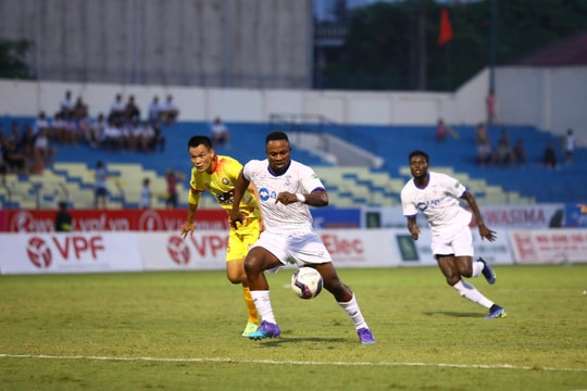 HLV Huy Hoàng: 'Chúng tôi vẫn sẽ cố gắng để hoàn thành mục tiêu tốp 3'