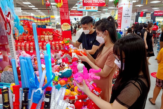Sôi động thị trường đồ chơi trẻ em dịp Trung thu