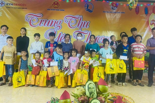 Công ty Thủy điện Bản Vẽ mang Trung thu yêu thương đến với các em nhỏ tại Thanh Chương