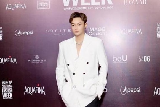 'Tú ông' điều hành đường dây người nổi tiếng bán dâm 15.000 USD