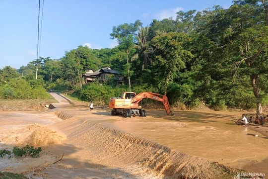 Nỗ lực khắc phục hậu quả mưa lũ tại huyện biên giới Kỳ Sơn