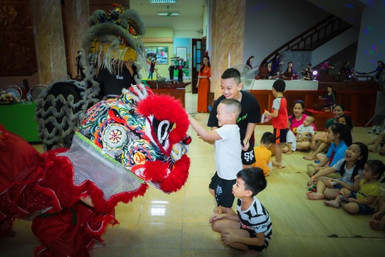 Trung thu rộn ràng của các em nhỏ xứ Nghệ