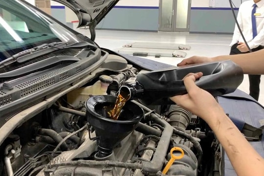 Chạy bao nhiêu km thì phải thay dầu hộp số cho ô tô? 