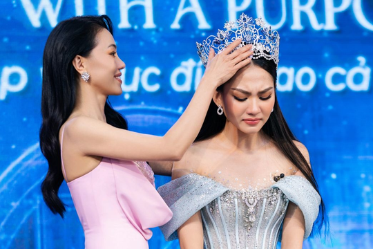 Hoa hậu Mai Phương bán vương miện với giá 3 tỷ đồng 