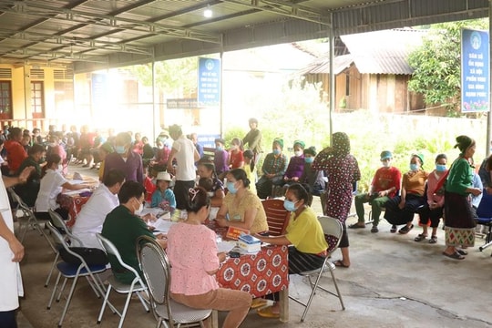 Bộ Chỉ huy quân sự tỉnh khám bệnh miễn phí cho người dân biên giới Nậm Giải 