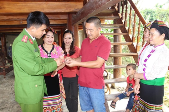 Mỗi người dân là một 'giám sát viên' bảo vệ an ninh cơ sở