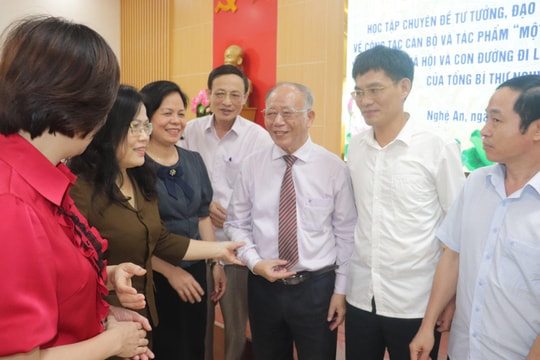 Xây dựng Đảng gắn với xây dựng cơ quan, tổ chức, ngành vững mạnh