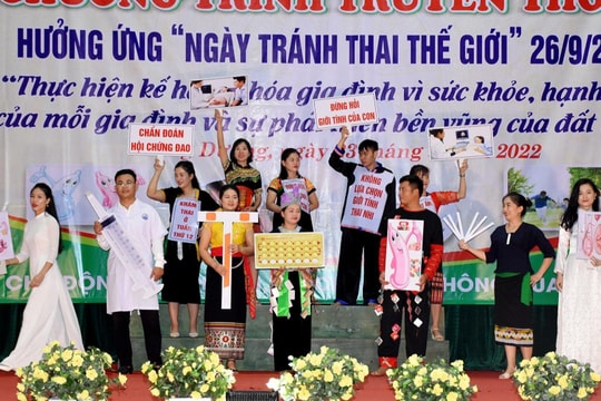 Nghệ An: Sôi nổi chương trình truyền thông hưởng ứng 'Ngày tránh thai thế giới'