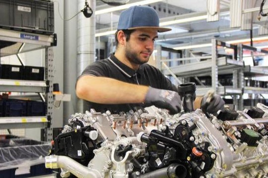 Mercedes lần đầu lắp ráp xe thể thao tại Việt Nam