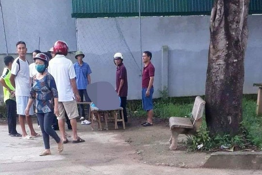 Người đàn ông đột quỵ qua đời trên sân đấu bóng chuyền hơi