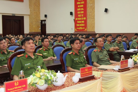 Công an Nghệ An học tập, quán triệt Chuyên đề về học tập và làm theo tư tưởng, đạo đức, phong cách Hồ Chí Minh năm 2022