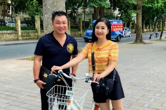 Mỹ nhân điện ảnh Thu Hà hội ngộ Lý Hùng: 'Anh vẫn phong độ như xưa'