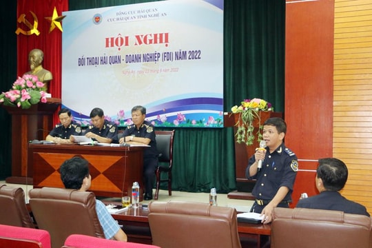 Nghệ An đối thoại gỡ vướng về thủ tục hải quan cho các doanh nghiệp FDI