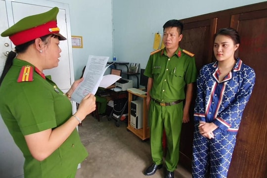 Bắt giữ thiếu nữ 17 tuổi về hành vi giết người do bị nói xấu trên Facebook