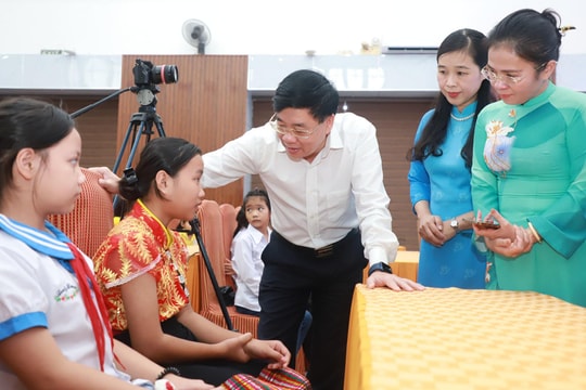 Nghệ An: Hơn 2,6 tỷ đồng ủng hộ Chương trình 'Mẹ đỡ đầu - Kết nối yêu thương'