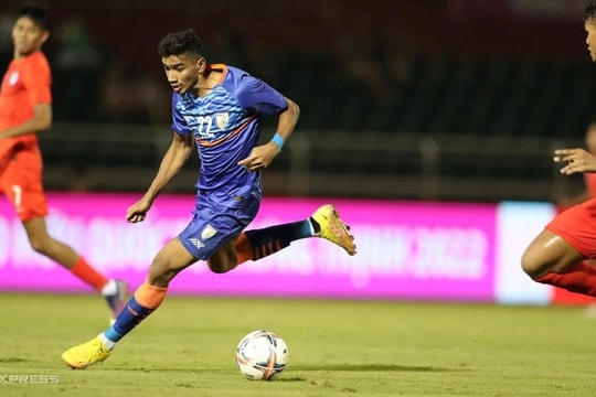 Việt Nam sáng cửa vô địch giải giao hữu; Barca tìm cách chiêu mộ lại Messi