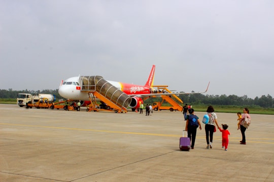 Dừng đôi tàu Bắc - Nam đi qua Nghệ An và nhiều chuyến bay để tránh bão Noru