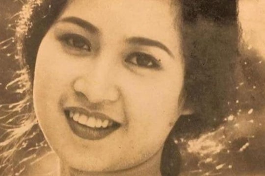 Nhan sắc kiêu sa thời trẻ của NSND Lan Hương 