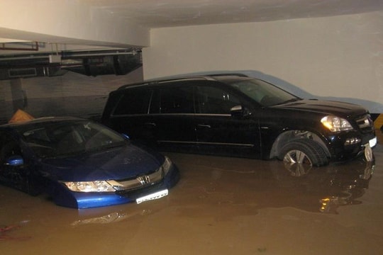 3 lưu ý để bảo vệ ô tô ngày mưa, bão 