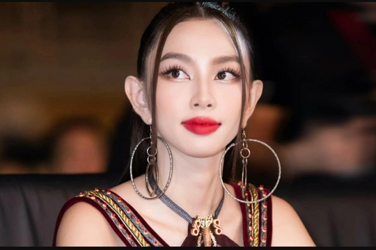 Thùy Tiên phản hồi trước tranh cãi quyên góp từ thiện cho miền Trung 