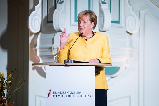 Bà Merkel cho rằng phương Tây cần xem xét nghiêm túc cảnh báo của ông Putin