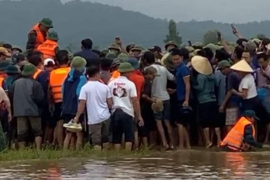 Đã tìm thấy thi thể hai vợ chồng ở Nghi Lộc bị nước cuốn trôi