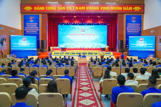 Giám đốc Sở Giáo dục và Đào tạo chia sẻ kinh nghiệm tại Diễn đàn 'Cuộc cách mạng số trên mặt trận tuyên truyền, giáo dục'