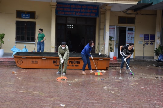 Trung tâm Y tế thị xã Hoàng Mai khẩn trương dọn dẹp đảm bảo công tác khám, chữa bệnh