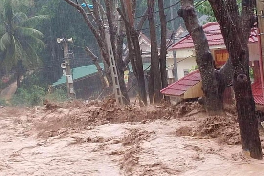 Lũ quét kinh hoàng ở Kỳ Sơn 