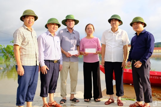 Sở Giáo dục và Đào tạo hỗ trợ các giáo viên, trường học bị thiệt hại do lũ lụt tại huyện Thanh Chương và Kỳ Sơn