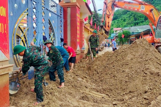 Tổng lực khắc phục hậu quả lũ quét ở Kỳ Sơn và chờ lực lượng ứng cứu