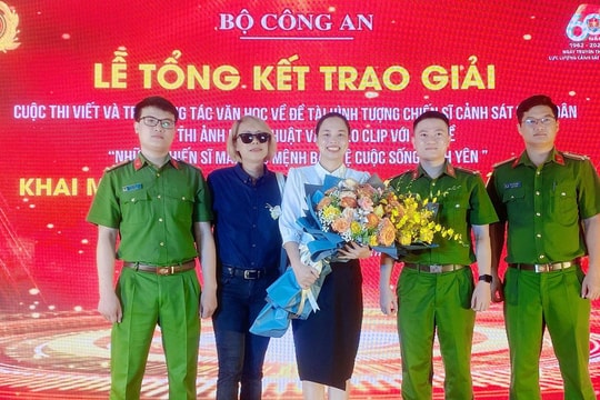 Sau những giải thưởng văn chương