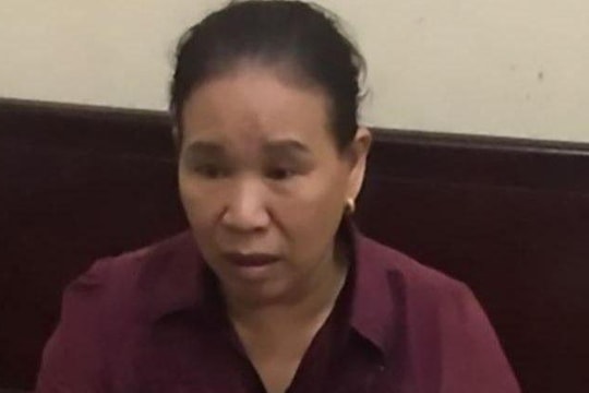 Bắt ‘nữ quái’ hành nghề ‘hai ngón’ tại chợ đầu mối Vinh