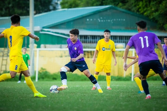 Đội trẻ Sông Lam Nghệ An tham dự hạng 3 quốc gia thi đấu với CLB của Phi Sơn