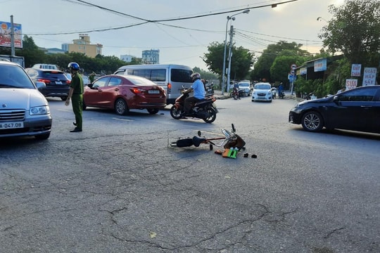 3 phụ nữ bị thương nặng trong vụ tai nạn tại cầu Bưu Điện