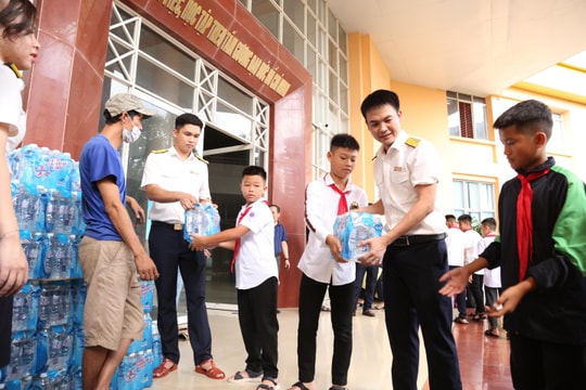 Tuổi trẻ Nghệ An chung tay hỗ trợ đồng bào bị lũ lụt ở Kỳ Sơn