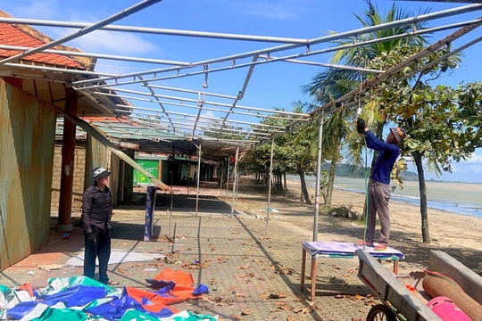 Đã tháo dỡ 42 ki ốt, bãi giữ xe tại bãi biển Cửa Lò