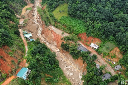 Tuyến đường Tây Sơn - Mường Xén sạt lở nghiêm trọng sau lũ quét
