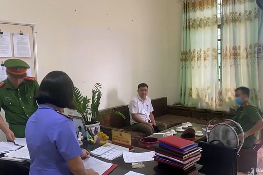 Nghệ An: Khởi tố, bắt khẩn cấp chủ tịch xã lập khống hồ sơ xây dựng nhà văn hóa xóm 