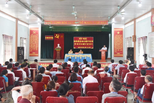 Cử tri huyện Đô Lương đề xuất điều chỉnh bất cập về chế độ, chính sách cho đội ngũ cán bộ công tác ở xã, xóm
