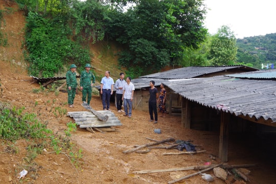 65 hộ dân và điểm trường bán trú ở xã Nậm Cắn (Kỳ Sơn) bị sạt lở do mưa lũ