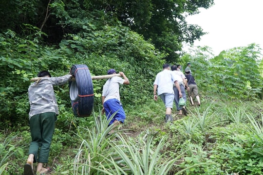 Lên núi tìm lại nước cho dân bản ở Kỳ Sơn
