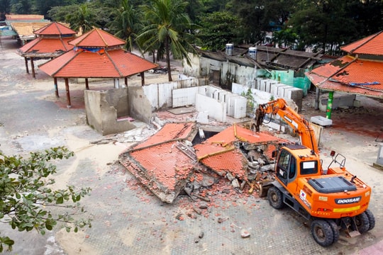 Cửa Lò tổ chức giải phóng mặt bằng các ki-ốt phía Đông đường Bình Minh