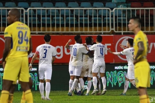 Sông Lam Nghệ An giành chiến thắng trên sân khách Pleiku