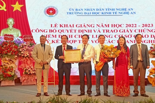 Trường Đại học Kinh tế Nghệ An tổ chức Lễ khai giảng năm học 2022-2023