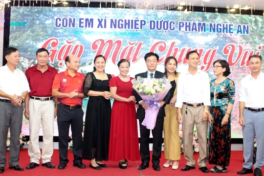 Hội ngộ 'Gia đình Xí nghiệp Dược phẩm Nghệ An'